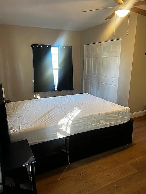 4 bed, 2.0 bath, 2200 sqft, $1,118 — Photo 4