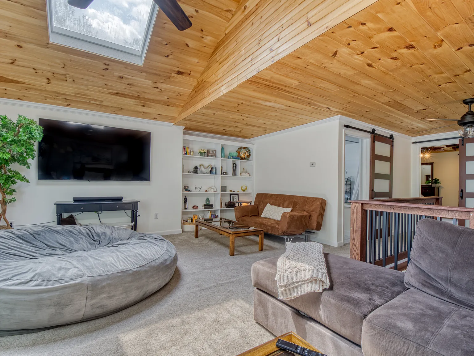 149 Lakeview Dr — Photo 4