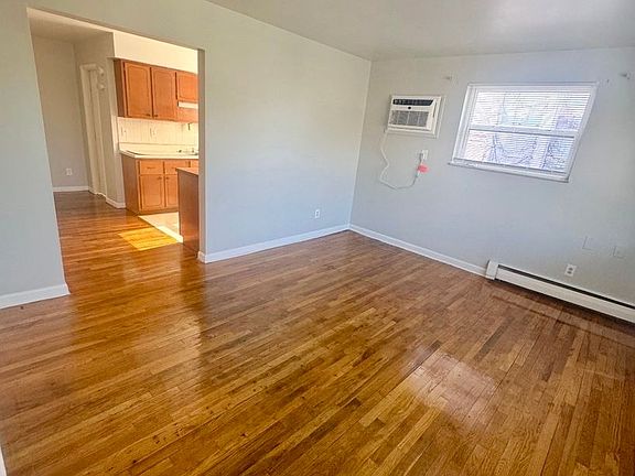 3rd image of 2553 N Bend Rd #4