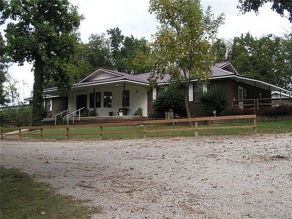 2nd image of 2465 Highway 221 N
