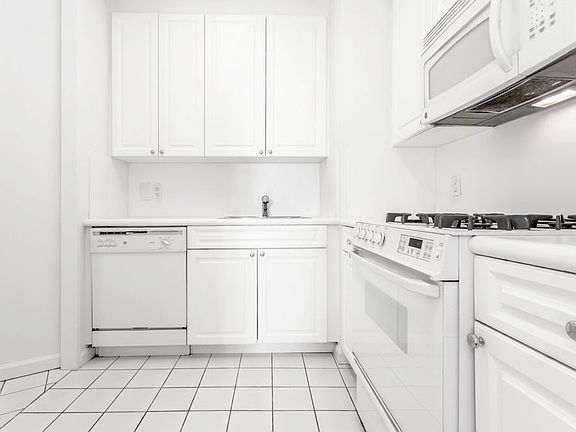 4th image of 2600 Netherland Ave APT 2118