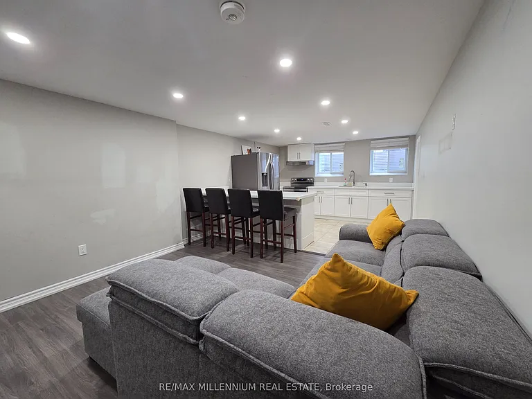 80 Rainier Sq #BASEMENT — Photo 12