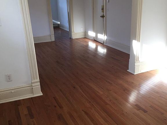 3rd image of 419 Parkdale Ave