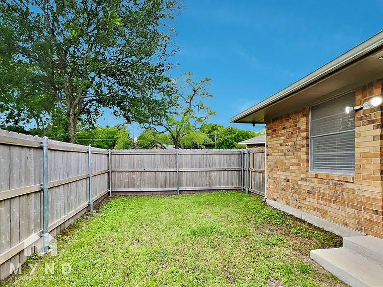 1303 S Cardinal St #A — Photo 11