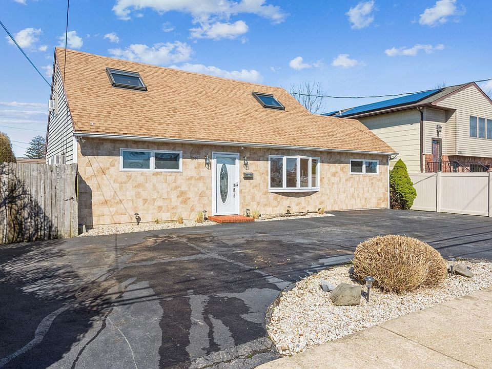 1st image of 2300 Penatiquit Ave