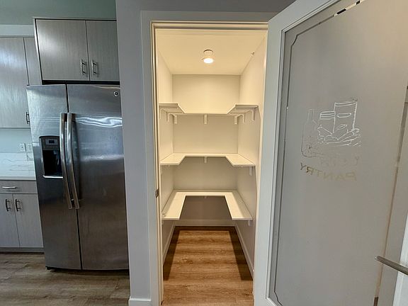 5th image of 22425 Del Valle St APT 3