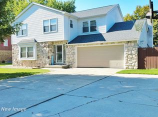3323 Wintergreen Dr E, Saginaw, MI 48603
