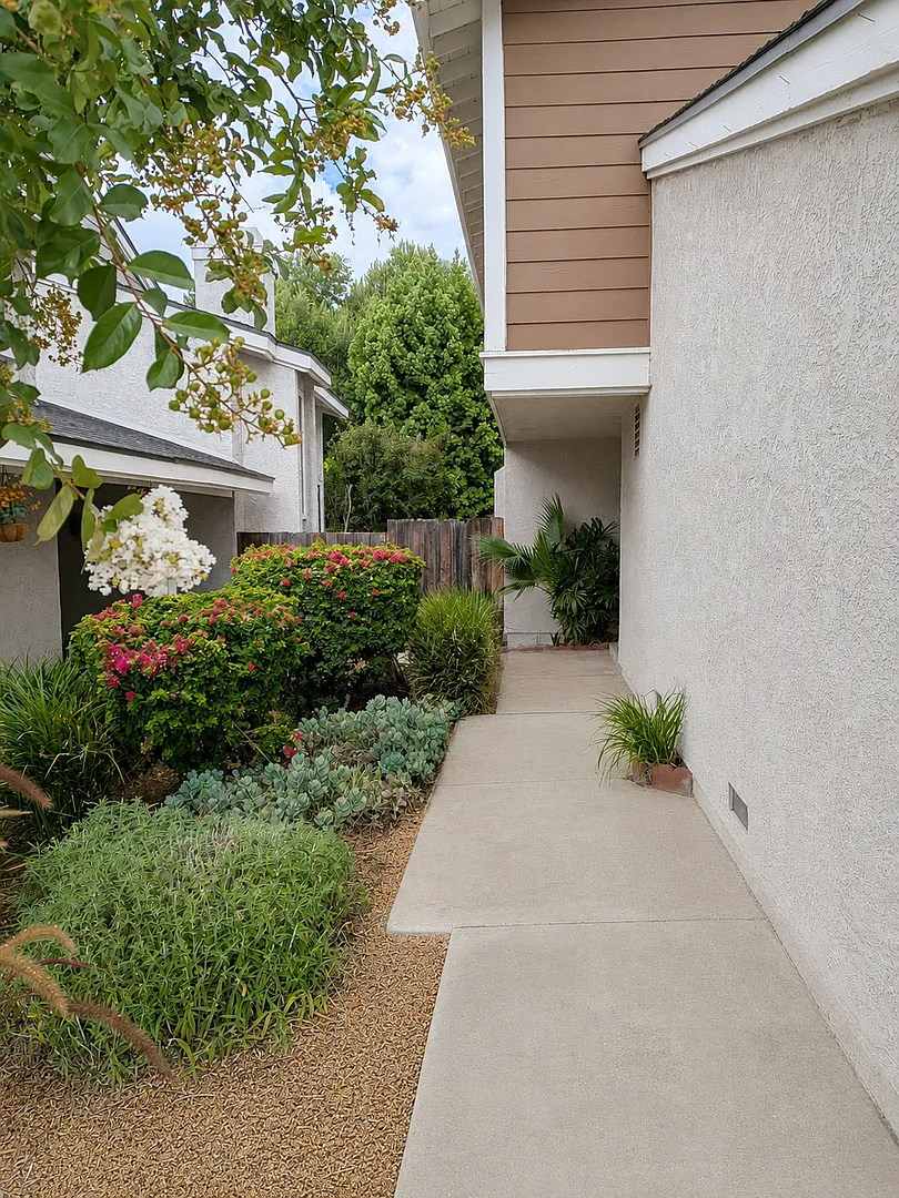 North Pomona Townhome with Private Patio and Community Pool! — Photo 3