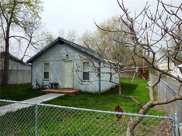 2nd image of 3690 Lee Dr NE