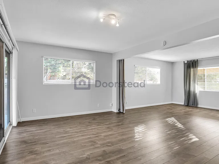5103 W 7th St #B — Photo 15