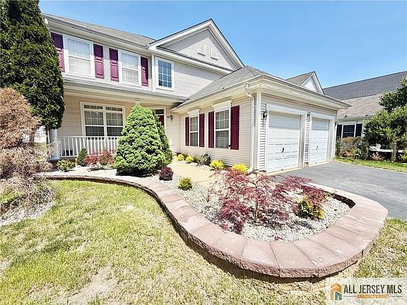 3rd image of 25 Orchid Dr