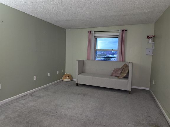 5th image of 165 Cottage St APT 611