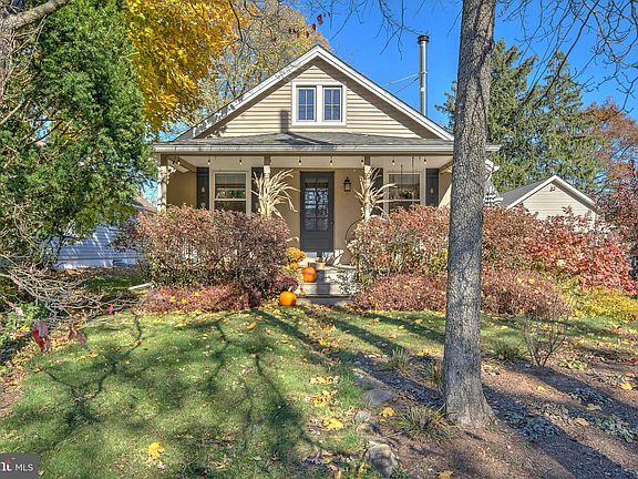 2nd image of 691 Park Rd