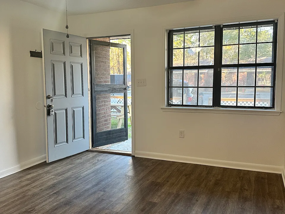7911 Ebony Ct