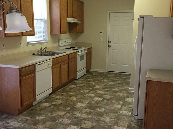 5th image of 12 Crescent Hill Ct