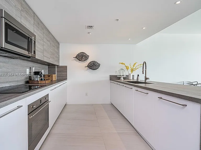 400 Sunny Isles Blvd #1804 — Photo 13