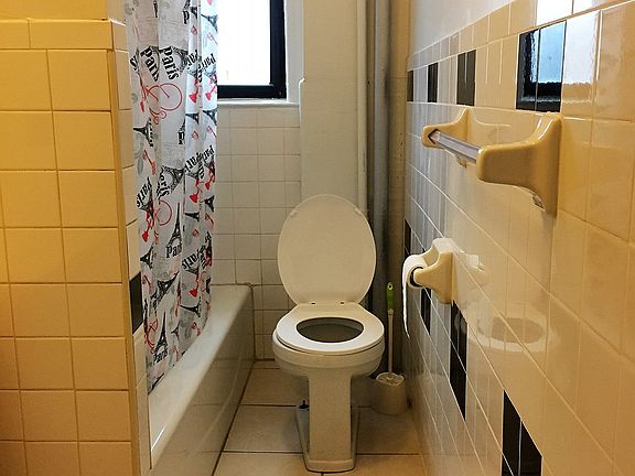 3rd image of 41 E 31st St APT 3E