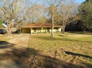 8 Eastover Dr, Philadelphia, MS 39350