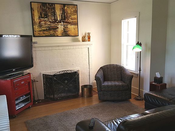 4th image of 2439 Birchwood Ln