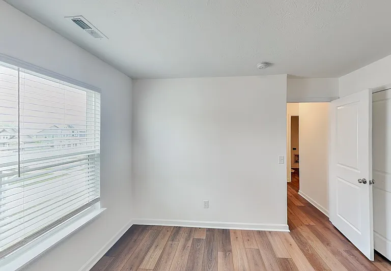 10506 Broadford St — Photo 15