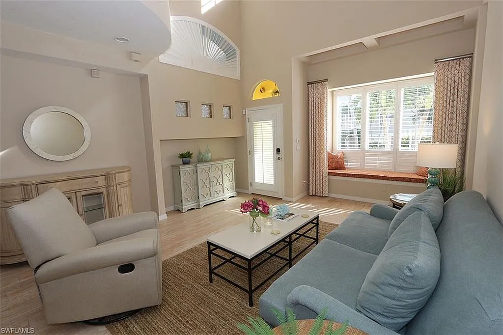 3 bed, 3.0 bath, 2310 sqft, $21,500 — Photo 2