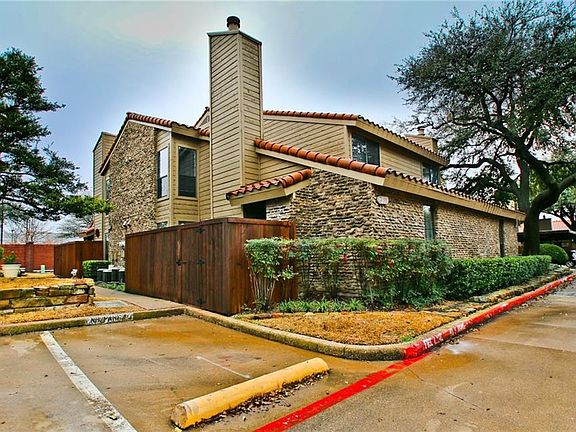 2nd image of 333 Melrose Dr APT 15B