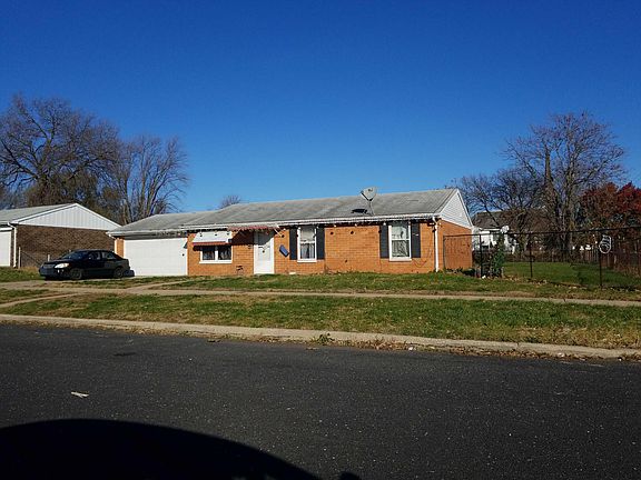 3rd image of 701 W Johnson Ct
