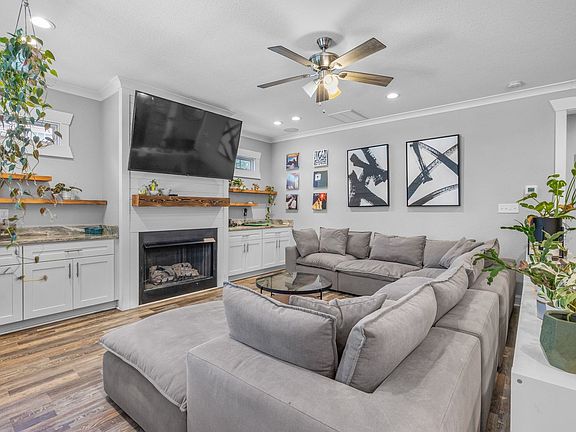 4th image of 1728 Battlefield Blvd S