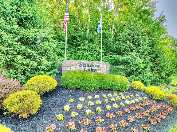 2nd image of 152 Hidden Ridge Ct