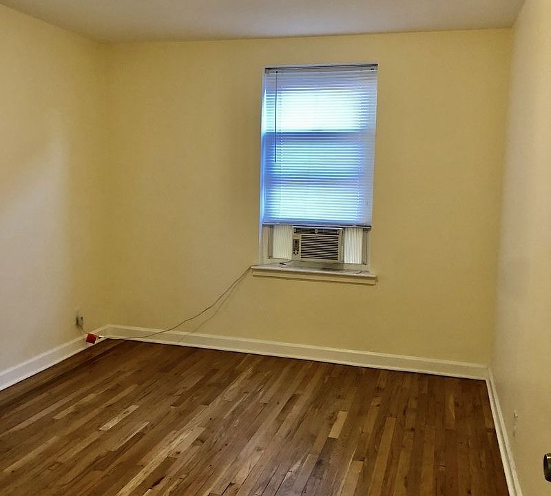 2nd image of 4004 192nd St APT 2