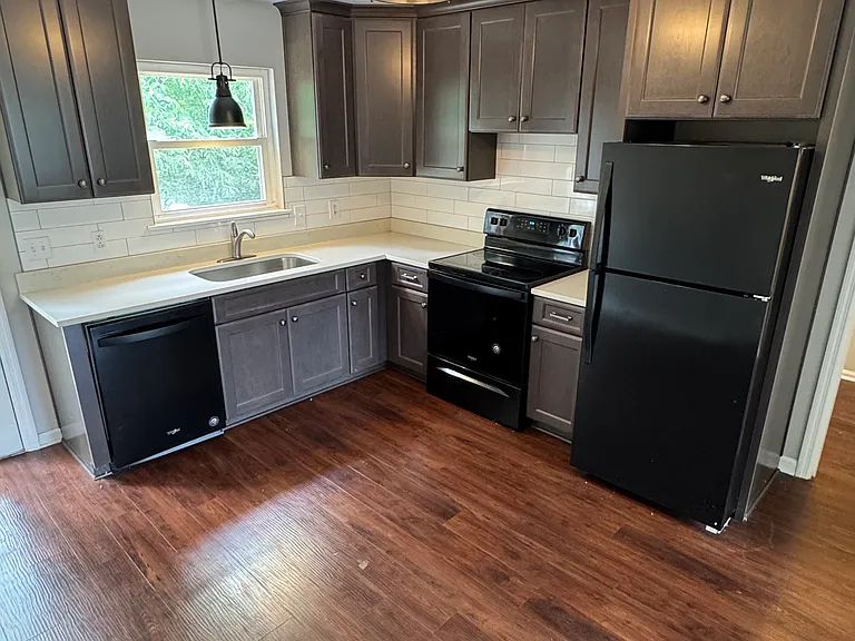 1010 Ridgeway Ave #8 — Photo 9