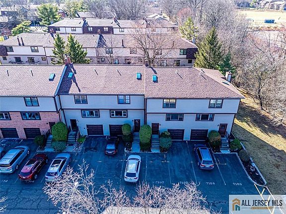 4th image of 7107 Hana Rd