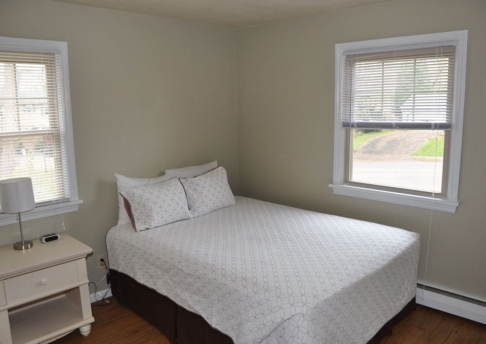 2nd image of 754 Liberty St APT 4