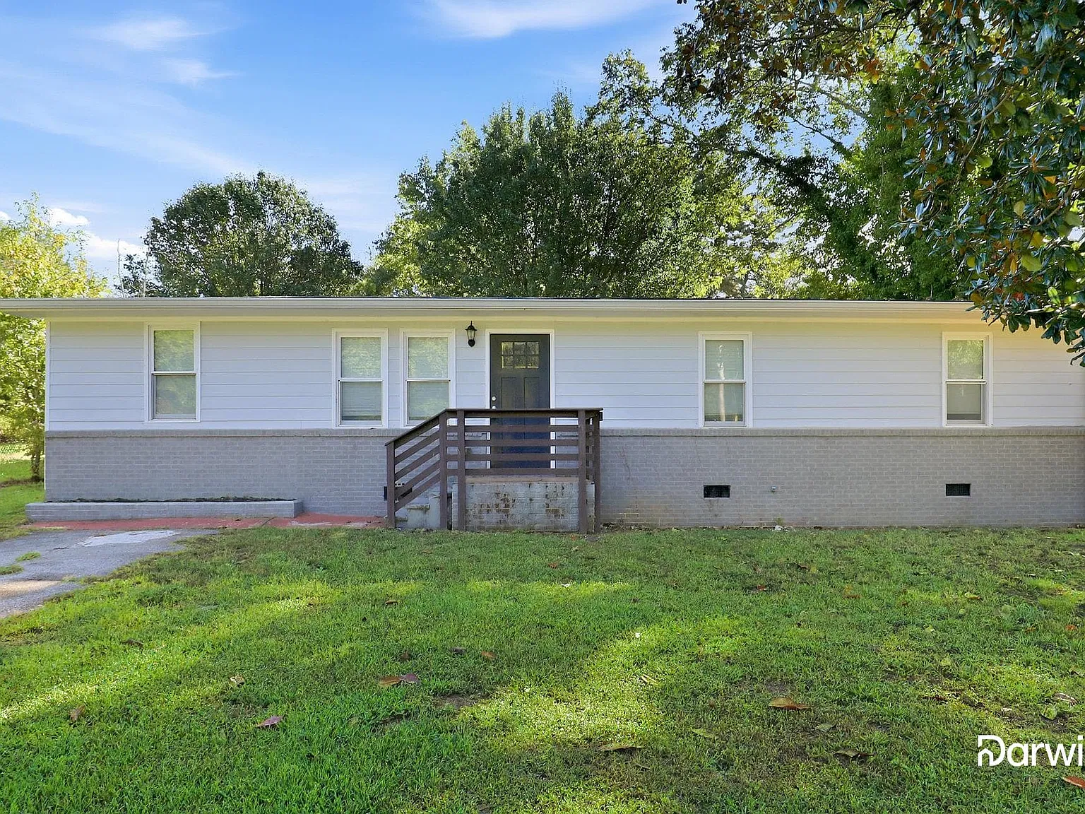4 bed, 2.0 bath, 1404 sqft, $1,920 — Photo 1