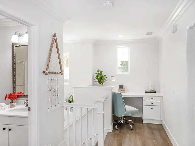 41 Fieldhouse — Photo 52