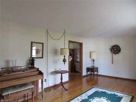 2nd image of 6199 Meadview Dr