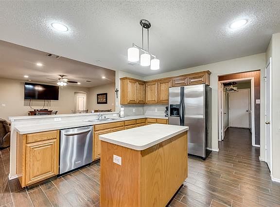 5th image of 1600 Sanibel Ln