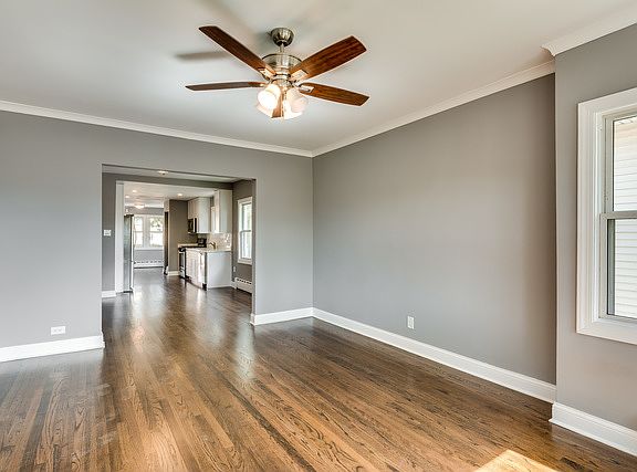 5th image of 218 Flournoy St