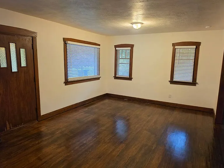 166 E Cleveland Ave — Photo 16