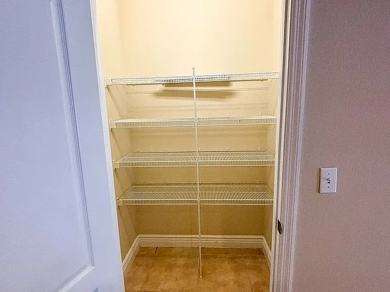 2946 SW 35th Pl #40 — Photo 9
