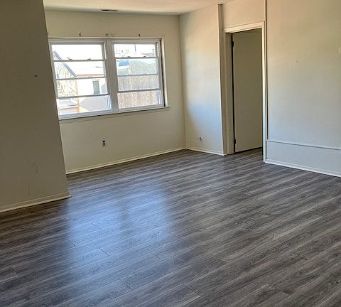 3rd image of 410 South St #F