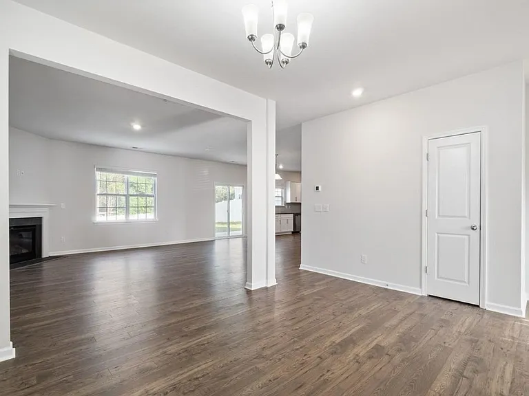 2132 Highland Knoll Dr — Photo 15