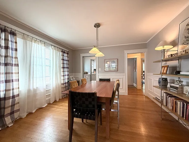 519 Belmont St #1 — Photo 4
