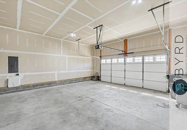 9001 Sharpe Ct — Photo 34