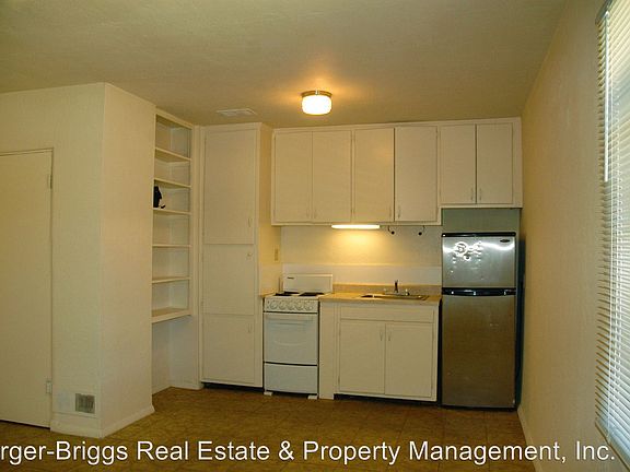 2nd image of 1630 Mlk Ave NE APT 3