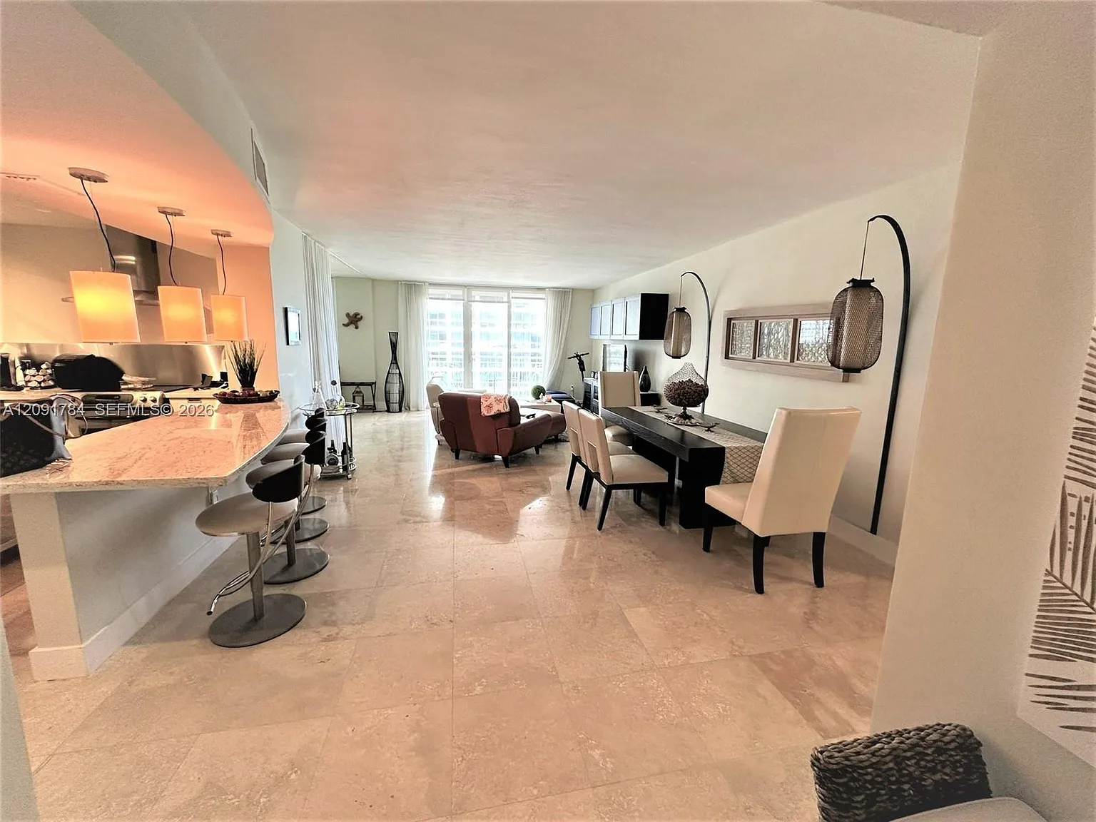 Corinthian Condo — Photo 2