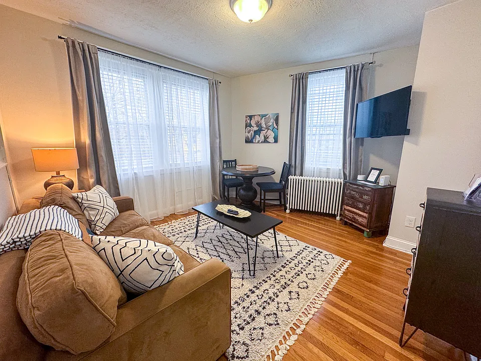 191 Kent St #5