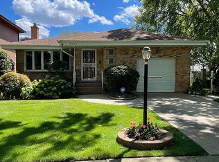 5149 W Lunt Ave, Skokie, IL 60077