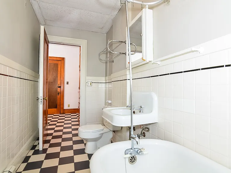 2202 Hennepin Ave E #5 — Photo 11