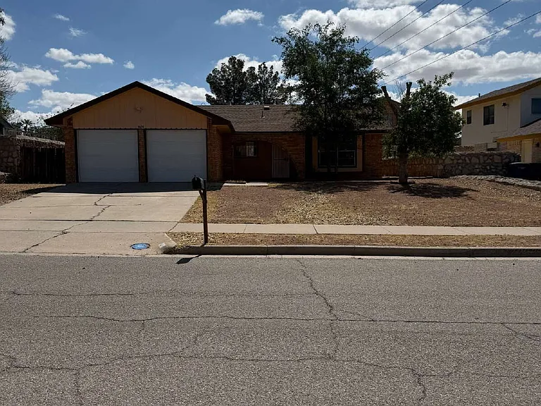 1670 Jones Ln — Photo 3
